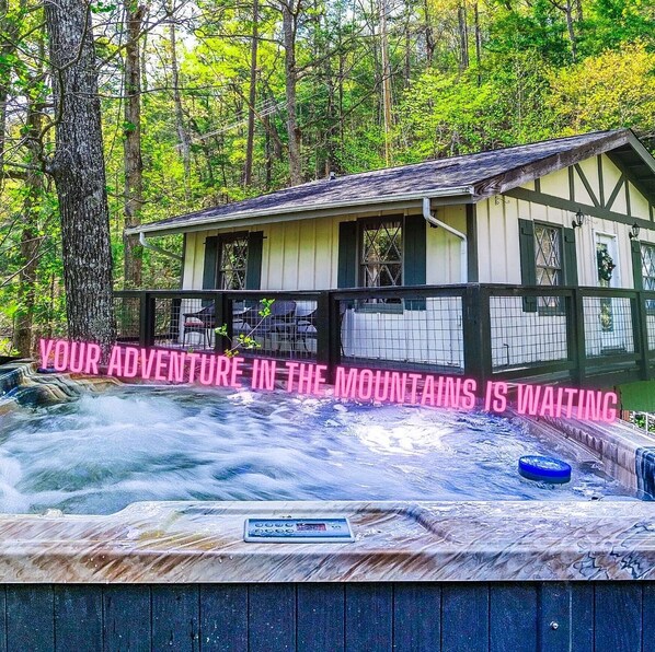 Welcome to Hillside Hideaway