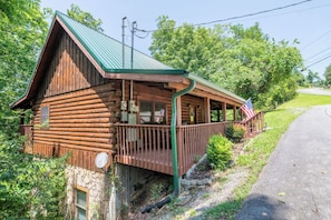 Bear-burgh On The Lake's exteior
