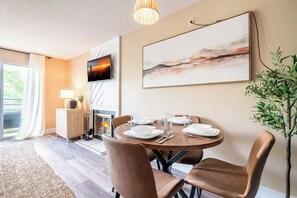 The Cozy Cub's inviting dining area