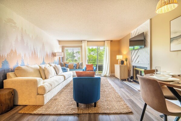 The Cozy Cub's cozy living area