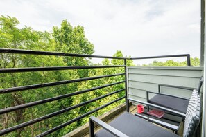 The Cozy Cub's relaxing balcony