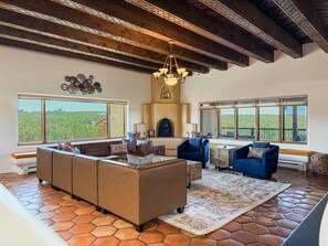 Spacious Elegance meets Cozy Charm for Unforgettable Family Moments