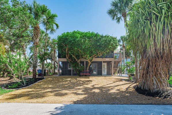 Welcome to Palmetto Beach Cottage- Unit 1- Lower level