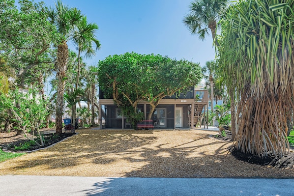 Welcome to Palmetto Beach Cottage- #2- Upper level