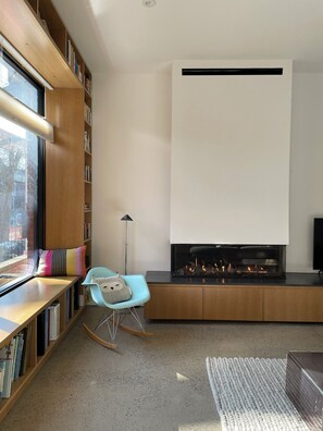 Window seat and gas fireplace