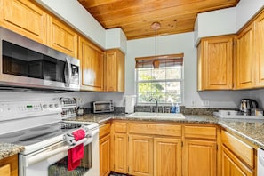 A bright, roomy kitchen ready for everyday cooking.