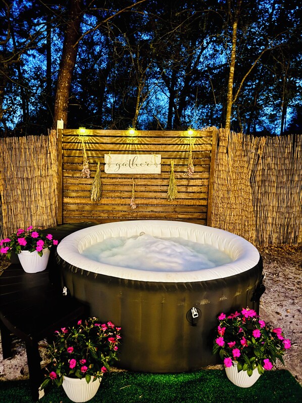 Bain à remous extérieur