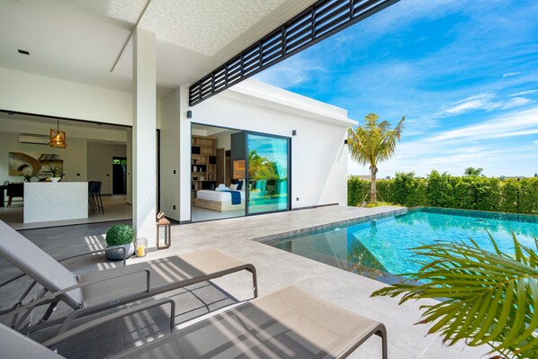 Private pool