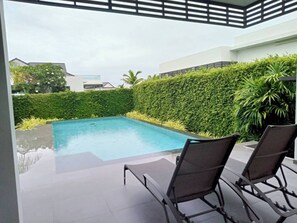 Private pool