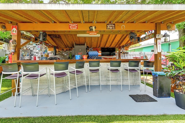 Clearwater Vacation Rental | 1BR | 1BA | 650 Sq Ft | 1 Step to Enter