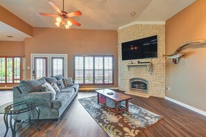 Living Room | Smart TV w/ Cable | Lake Views | Fireplace