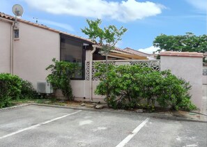 Façade