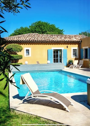 Vue sur piscine