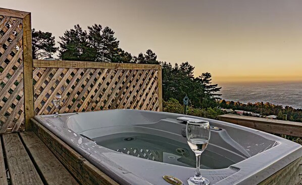 Outdoor spa tub