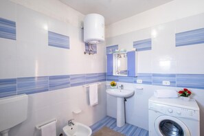 Autumn, Bathroom, Spring, Summer