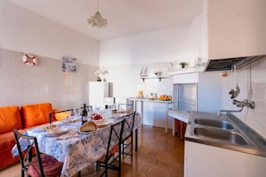 Autumn, Living Room, Spring, Summer