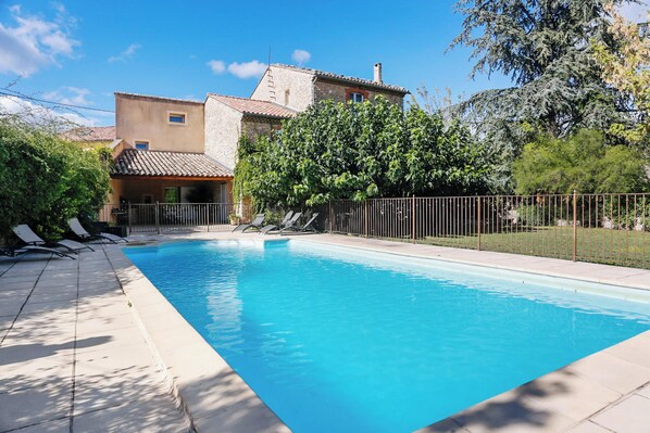 Vue sur piscine