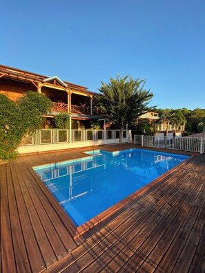 Vue sur piscine