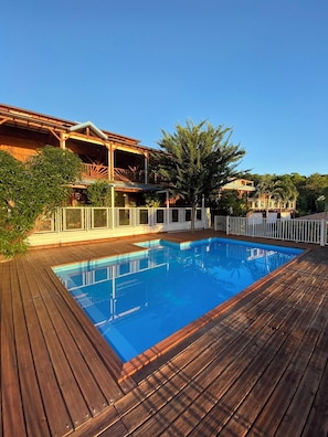 Vue sur piscine