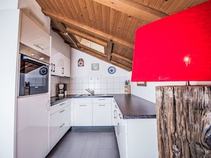 Wood, Flooring, Interior Design, Home, Ceiling, Floor, Apartment, Kitchen, Room, Attic