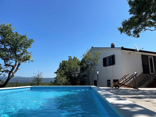 Vue sur piscine