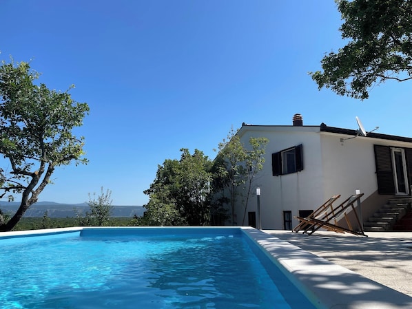 Vue sur piscine