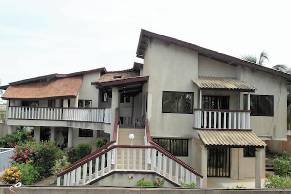 Façade