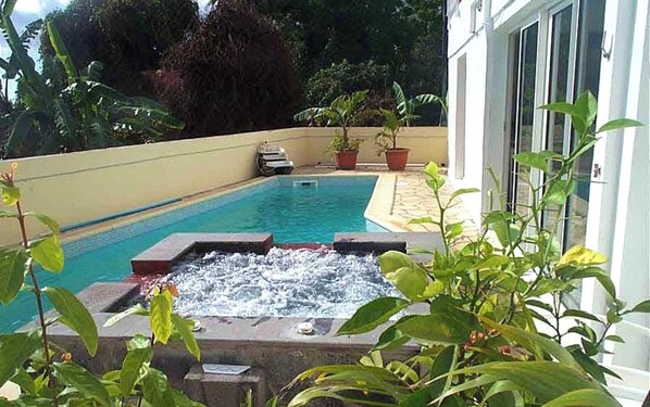 Vue sur piscine
