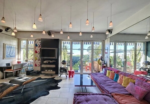 Salon