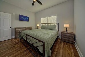 Primary Bedroom with King Bed, Cable TV and Wifi