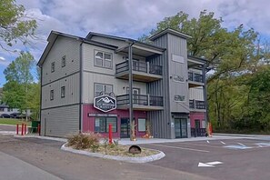 Condo located in Sevierville, just minutes from many attractions
