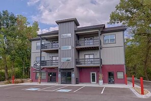 Condo located in Sevierville, just minutes from many attractions