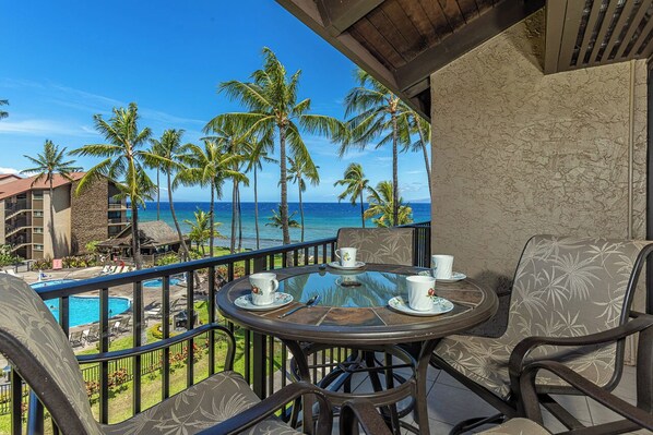 Stunning Ocean View Lanai