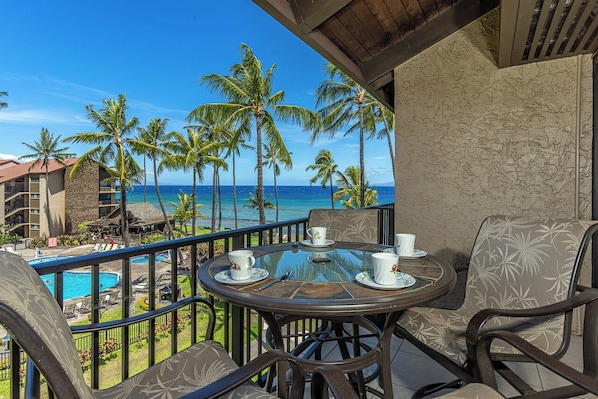 Stunning Ocean View Lanai