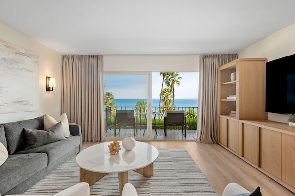 06 - seacliff-solmar-living-room