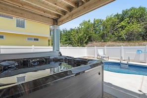 Bain à remous extérieur