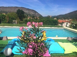 Vue sur piscine