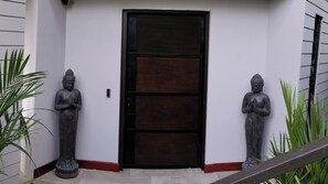 Welcome to Monkitail Retreat