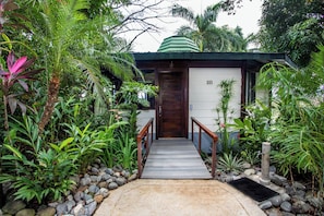 Welcome to Tulemar Bungalow!