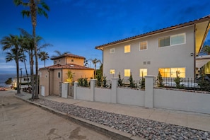 With stucco finishes, custom woodwork, and contemporary lines, the property’s exterior reflects the upscale yet laid-back Southern California lifestyle.