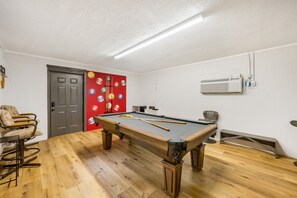 Gameroom with pool table