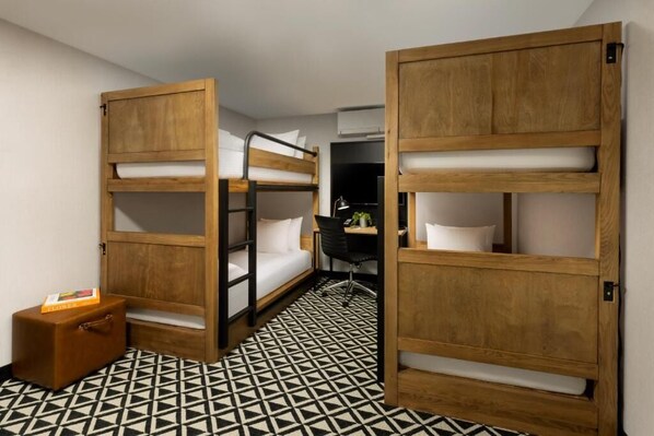 Comfortable Unit with Two Bunk beds