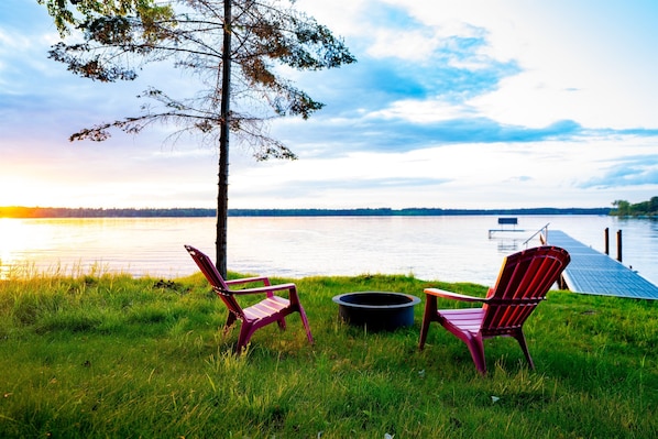 There's no better view than a sunset at the waterfront!