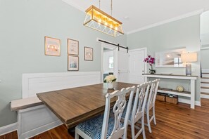 Seating for 8 at this lovely dining space for the family.