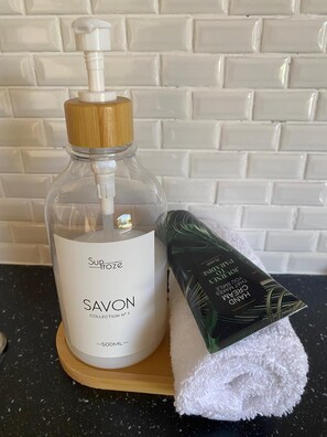 Équipements de salle de bain