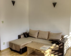 La Fuonte-Coin salon-Levens-GĂźtes de France des Alpes-Maritimes