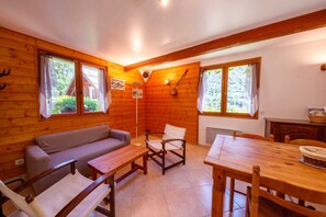 GĂźte Les Cerisiers-Salon-Saint-Ătienne-de-TinĂ©e-GĂźtes de France des Alpes-Maritimes