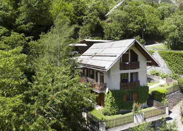 Photo 0