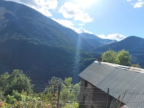 GĂźte L'AubĂ©pine de Douans-Vue depuis le gĂźte-Saint-Ătienne-de-TinĂ©e-GĂźtes de France des Alpes-Maritimes