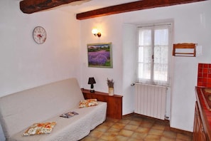 Les Mésanges-Salon Canapé convertible-Seranon-Gßtes de France Alpes-Maritimes.